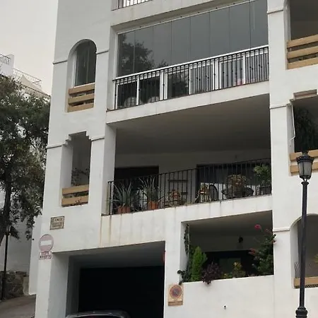 Modern In Village Centre With Underground Parking Appartement Benahavís