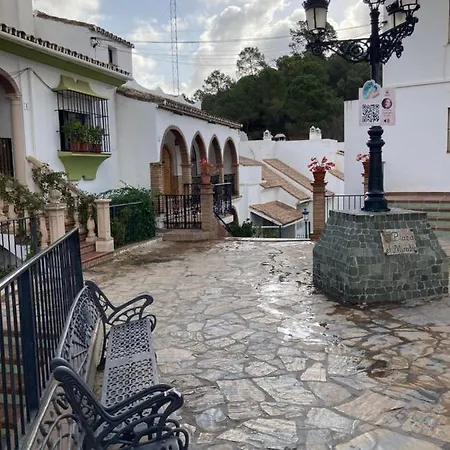 Modern In Village Centre With Underground Parking Apartmán *