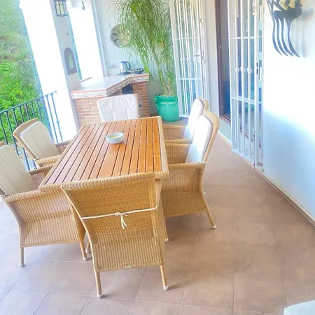 Modern In Village Centre With Underground Parking Appartement *
