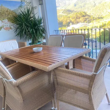 Modern In Village Centre With Underground Parking Appartement *